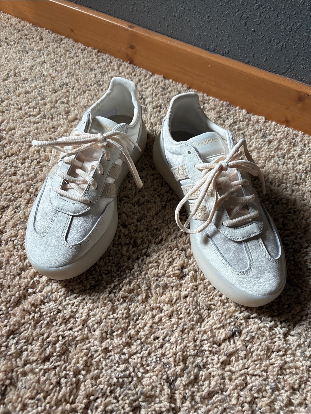 Adidas Sneakers